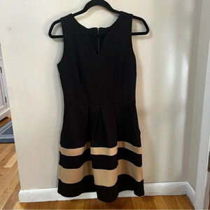 Iz Byer Juniors size 9 black and tan dress with pockets